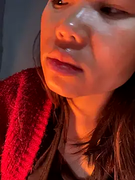 Snapshot of Laura8910 chatting on December 2024 01:29:02 AM Laura8910 online show from December 2024 01:29:02 AM