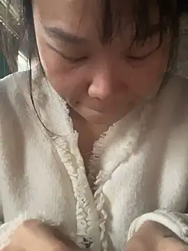 Snapshot of Laura8910 chatting on December 2024 09:09:01 AM Laura8910 online show from December 2024 09:09:01 AM