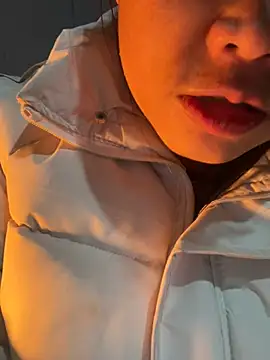 Snapshot of Laura8910 chatting on December 2024 04:48:02 AM Laura8910 online show from December 2024 04:48:02 AM