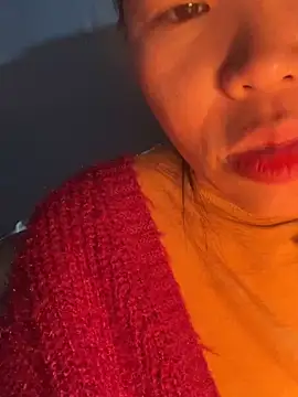 Snapshot of Laura8910 chatting on December 2024 06:02:02 AM Laura8910 online show from December 2024 06:02:02 AM