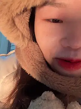 Snapshot of Laura8910 chatting on January 2025 08:41:02 AM Laura8910 online show from January 2025 08:41:02 AM