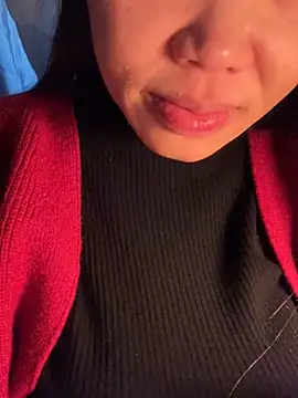 Snapshot of Laura8910 chatting on January 2025 11:56:01 AM Laura8910 online show from January 2025 11:56:01 AM