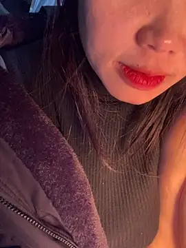 Snapshot of Laura8910 chatting on January 2025 11:24:01 AM Laura8910 online show from January 2025 11:24:01 AM