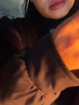 Snapshot of Laura8910 chatting on January 2025 01:00:02 PM Laura8910 online show from January 2025 01:00:02 PM