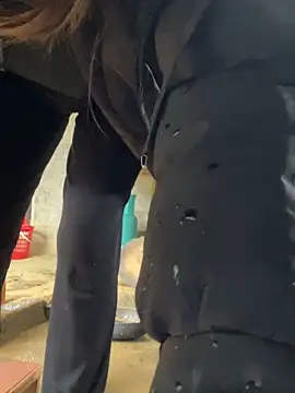 Snapshot of Laura8910 chatting on January 2025 04:13:01 AM Laura8910 online show from January 2025 04:13:01 AM