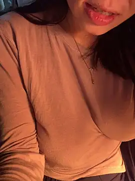 Snapshot of Laura8910 chatting on January 2025 05:56:01 AM Laura8910 online show from January 2025 05:56:01 AM