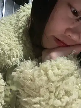 Snapshot of Laura8910 chatting on February 2025 01:08:02 PM Laura8910 online show from February 2025 01:08:02 PM