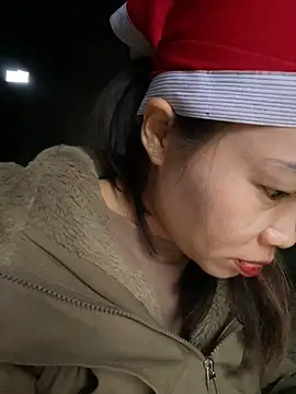 Snapshot of Laura8910 chatting on February 2025 10:39:01 AM Laura8910 online show from February 2025 10:39:01 AM