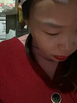 Snapshot of Laura8910 chatting on February 2025 02:22:02 PM Laura8910 online show from February 2025 02:22:02 PM