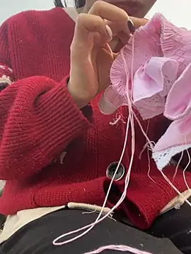 Snapshot of Laura8910 chatting on March 2025 02:04:02 AM Laura8910 online show from March 2025 02:04:02 AM