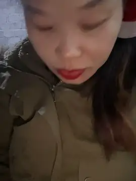 Snapshot of Laura8910 chatting on March 2025 11:07:01 AM Laura8910 online show from March 2025 11:07:01 AM