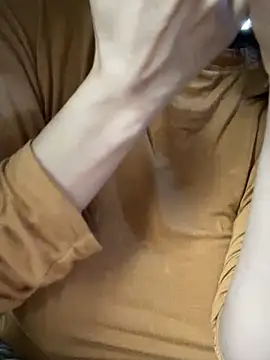 Snapshot of Laura8910 chatting on March 2025 04:49:02 AM Laura8910 online show from March 2025 04:49:02 AM