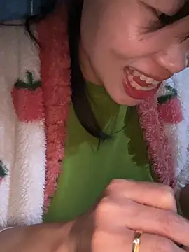 Snapshot of Laura8910 chatting on March 2025 01:06:01 PM Laura8910 online show from March 2025 01:06:01 PM