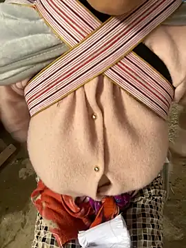 Snapshot of Laura8910 chatting on November 2025 04:54:02 AM Laura8910 online show from November 2025 04:54:02 AM