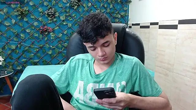 Waturox online show from March 2025 06:48:02 PM