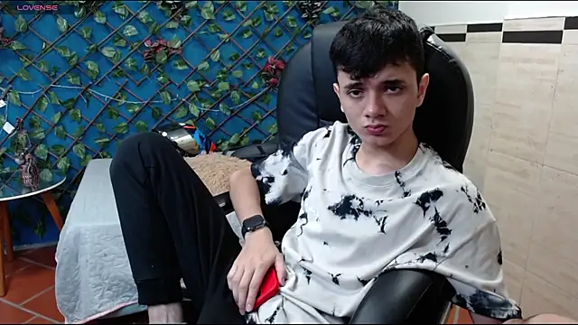 Waturox online show from September 2025 07:30:01 PM