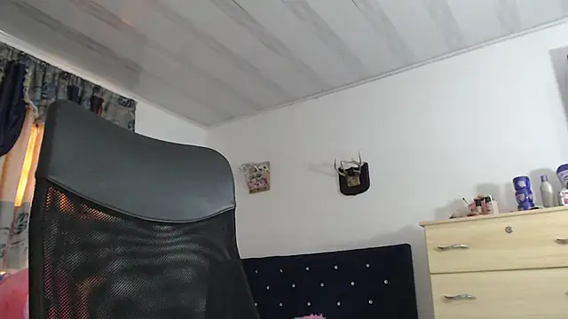 sweet cutetras22 online show from February 2025 01:48:02 PM