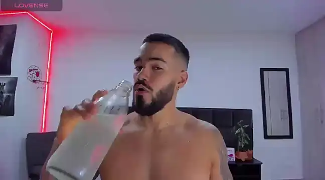 Alexander Martines online show from February 2025 11:24:01 PM