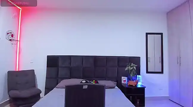 Alexander Martines online show from February 2025 11:30:02 PM