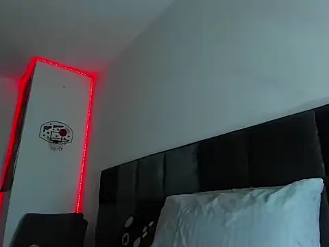 Alexander Martines online show from September 2025 12:34:01 AM