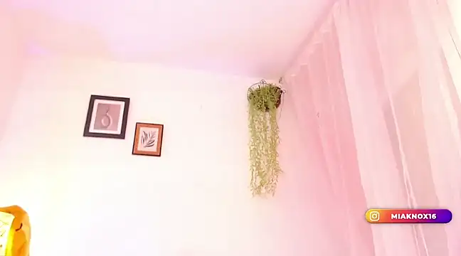 MiaKnox online show from January 2025 12:07:02 PM