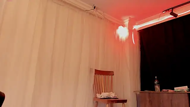 MiaKnox online show from July 2026 12:05:01 AM