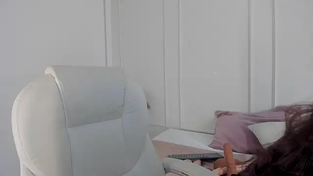 Snapshot of Mariapettit chatting on February 2025 12:25:02 PM Mariapettit online show from February 2025 12:25:02 PM