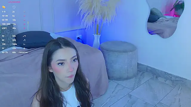 Snapshot of Mariapettit chatting on November 2025 11:41:01 AM Mariapettit online show from November 2025 11:41:01 AM