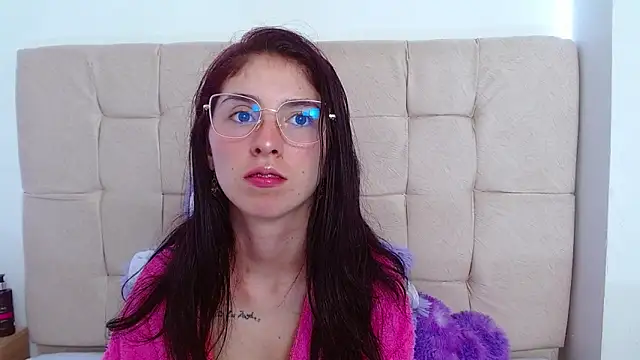 mildre303av online show from January 2025 11:49:02 PM