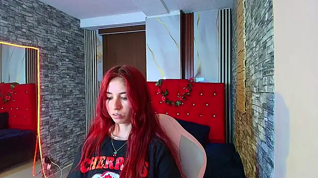 mildre303av online show from November 2025 07:35:01 PM