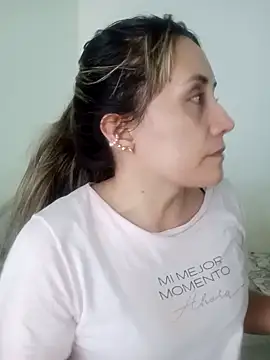 Snapshot of Isabel23zr chatting on January 2025 08:22:02 PM Isabel23zr online show from January 2025 08:22:02 PM