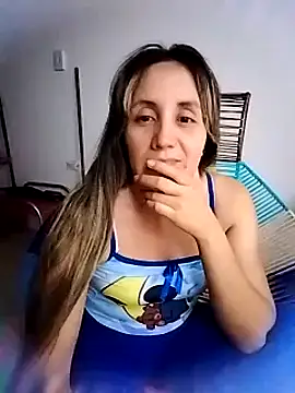 Snapshot of Isabel23zr chatting on January 2025 04:59:01 AM Isabel23zr online show from January 2025 04:59:01 AM