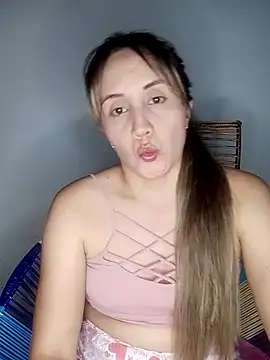 Snapshot of Isabel23zr chatting on March 2025 03:28:02 AM Isabel23zr online show from March 2025 03:28:02 AM