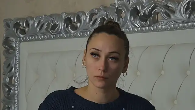 Snapshot of AliceMunro chatting on October 2025 07:27:01 PM AliceMunro online show from October 2025 07:27:01 PM