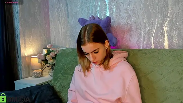 Stacey Brown online show from December 2025 01:01:02 AM