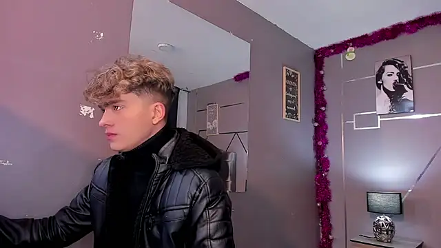 Snapshot of ANDRIUS_24 chatting on December 2024 01:43:01 PM ANDRIUS 24 online show from December 2024 01:43:01 PM