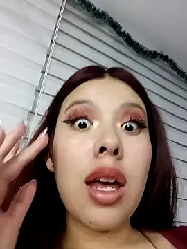 MarielQueenx online show from December 2024 06:43:02 AM