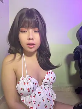 Snapshot of MarielQueenx chatting on April 2026 06:22:01 AM MarielQueenx online show from April 2026 06:22:01 AM