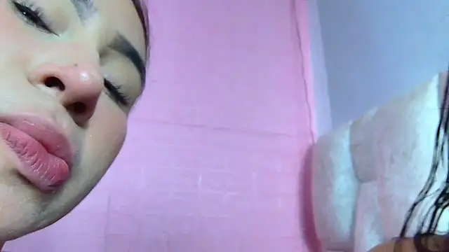 strawberrymia68 online show from March 2025 01:07:01 PM