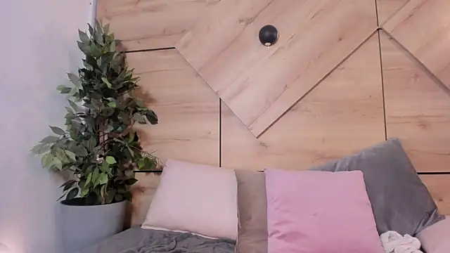 Natasha Smith09 online show from December 2024 02:52:02 PM