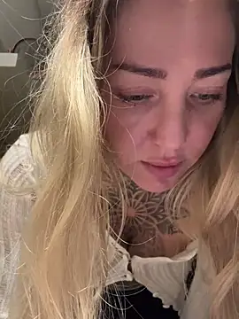 ElenaHaze online show from December 2024 10:04:02 AM