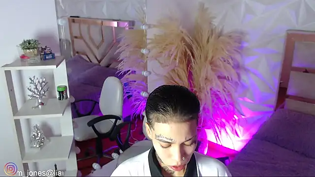 Jonesliam23 online show from February 2026 07:21:02 PM