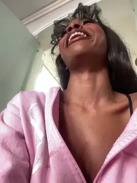 Snapshot of adaraSmiith chatting on December 2024 05:59:01 PM adaraSmiith online show from December 2024 05:59:01 PM