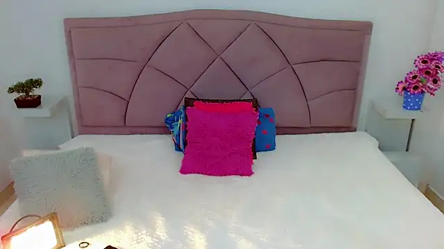 laura sweett120 online show from February 2025 04:06:01 AM