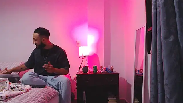 Snapshot of Sanit_Di chatting on March 2026 03:12:01 AM Sanit Di online show from March 2026 03:12:01 AM