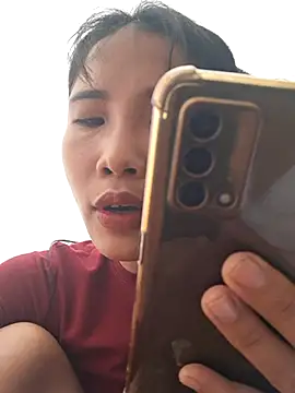 Snapshot of Linda_2k chatting on December 2024 08:13:01 AM Linda 2k online show from December 2024 08:13:01 AM