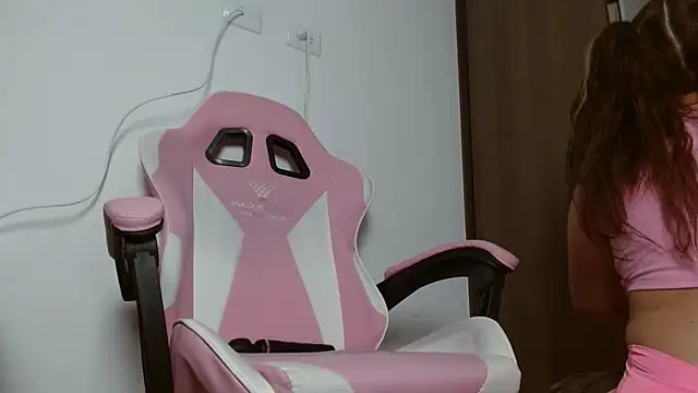 keilafranco online show from October 2025 12:14:01 AM