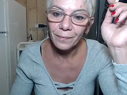 Snapshot of jona33 chatting on September 2025 04:22:02 PM jona33 online show from September 2025 04:22:02 PM