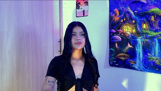 Snapshot of CatrinaRossi chatting on November 2025 03:28:02 AM CatrinaRossi online show from November 2025 03:28:02 AM