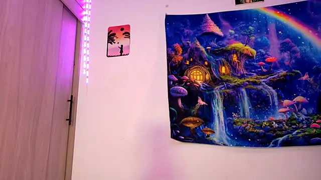 Snapshot of CatrinaRossi chatting on November 2025 10:54:02 PM CatrinaRossi online show from November 2025 10:54:02 PM